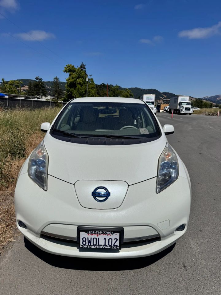 nissan leaf 2011 JN1AZ0CP3BT006429 image nissan leaf 2011 JN1AZ0CP3BT006429 image