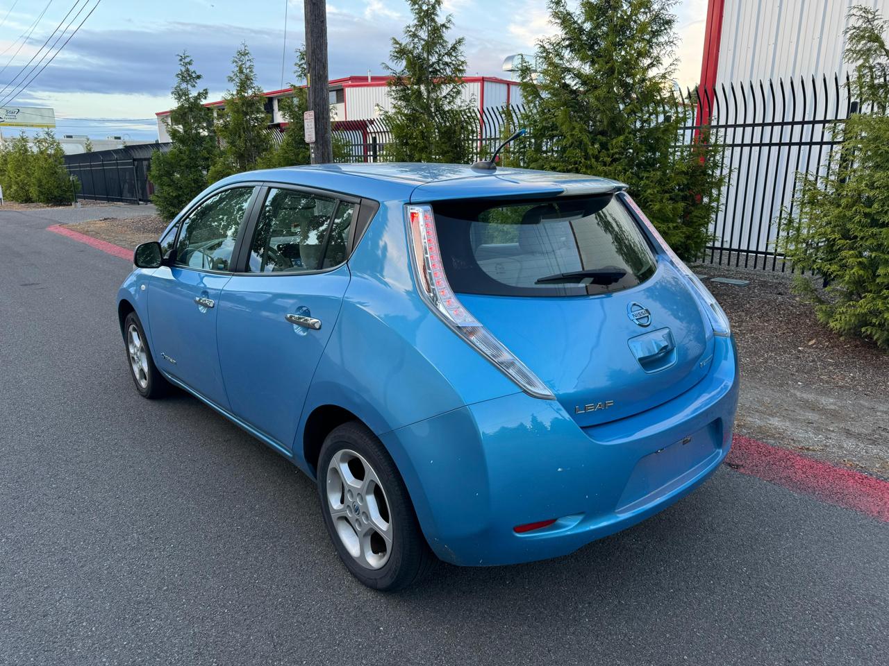 nissan leaf 2011 JN1AZ0CP7BT005462 image nissan leaf 2011 JN1AZ0CP7BT005462 image