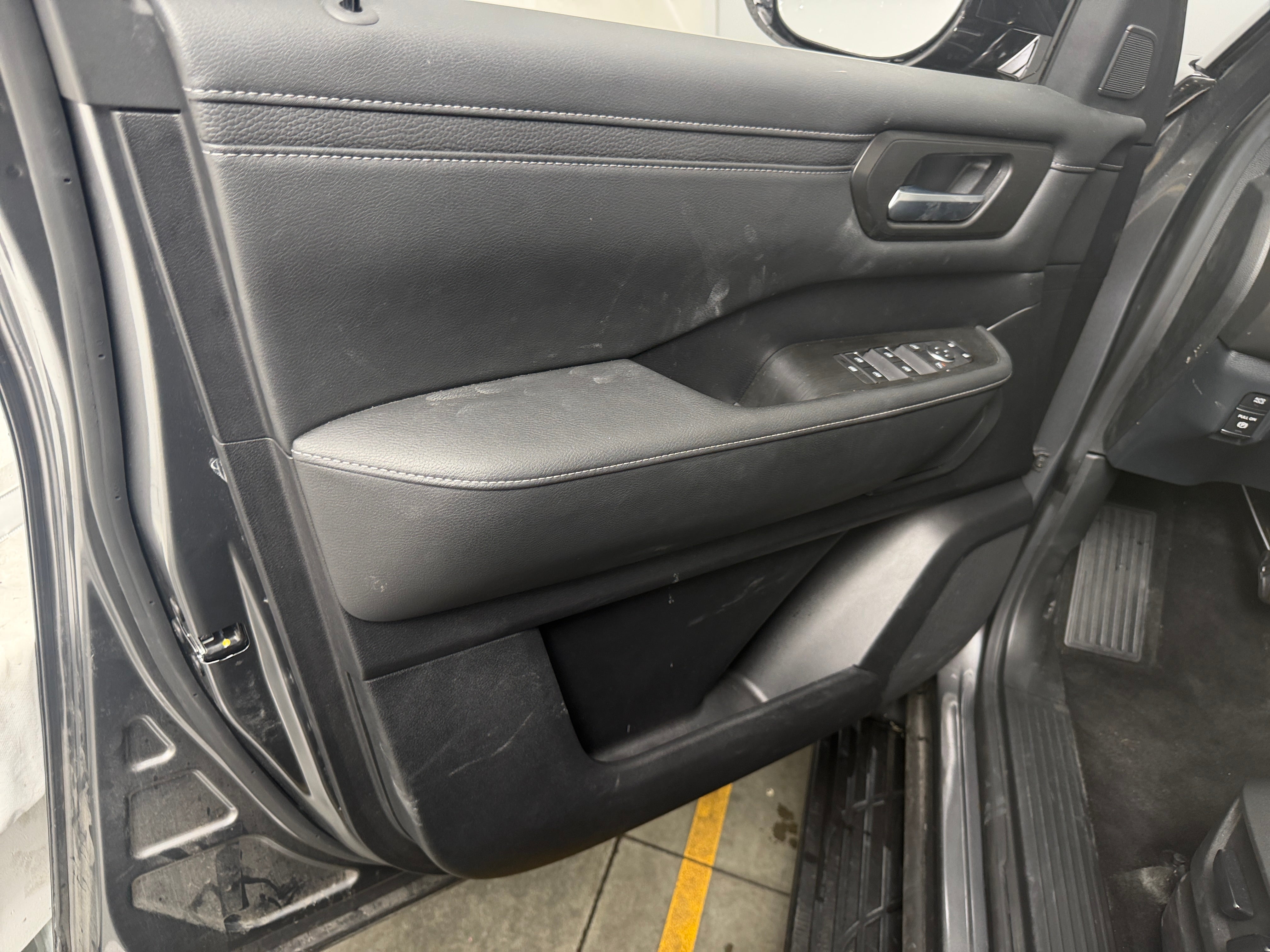 nissan armada 2026 JN8AY3AE7T9431531 image nissan armada 2026 JN8AY3AE7T9431531 image