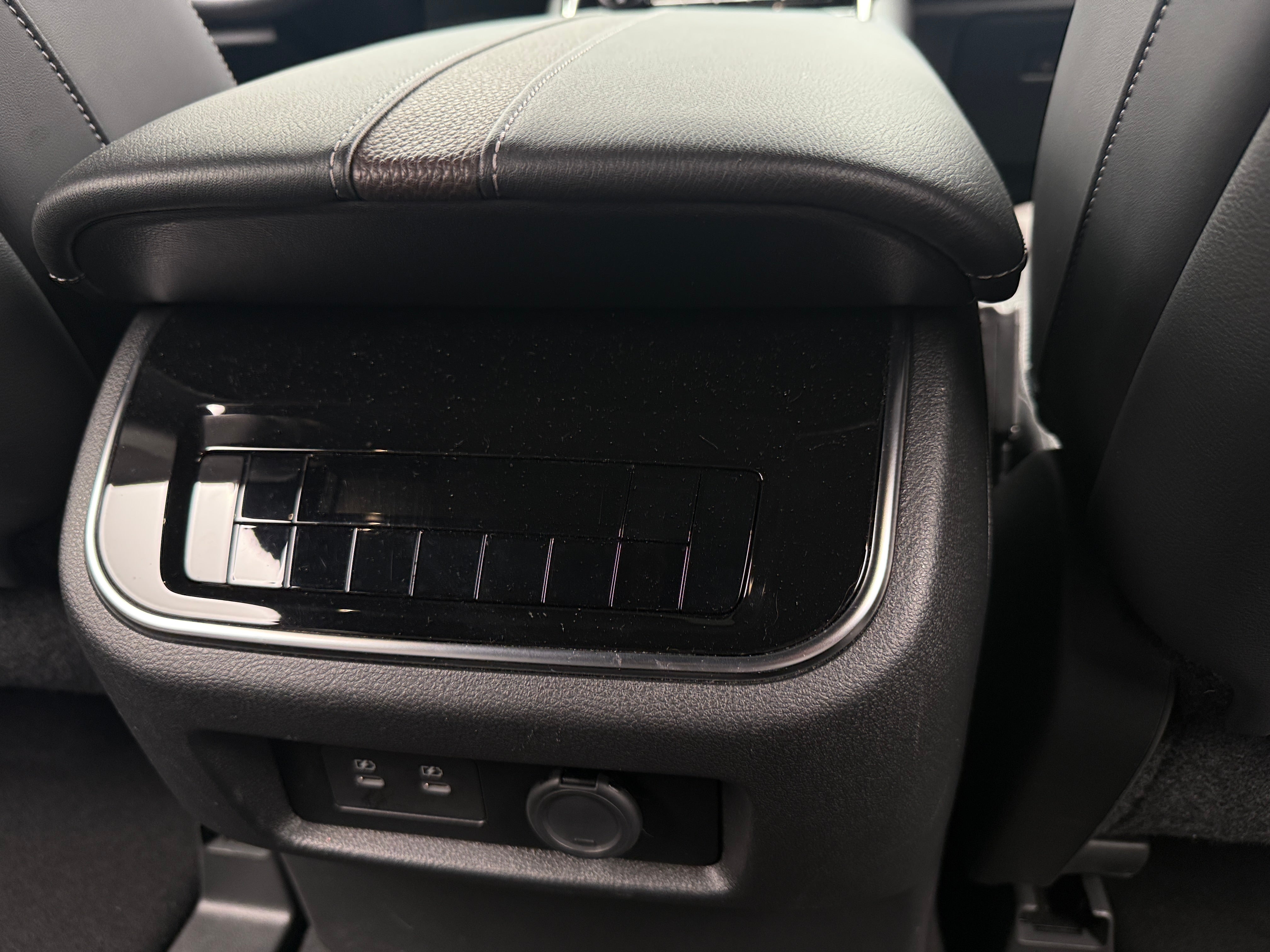 nissan armada 2025 JN8AY3EE7S9403351 image nissan armada 2025 JN8AY3EE7S9403351 image