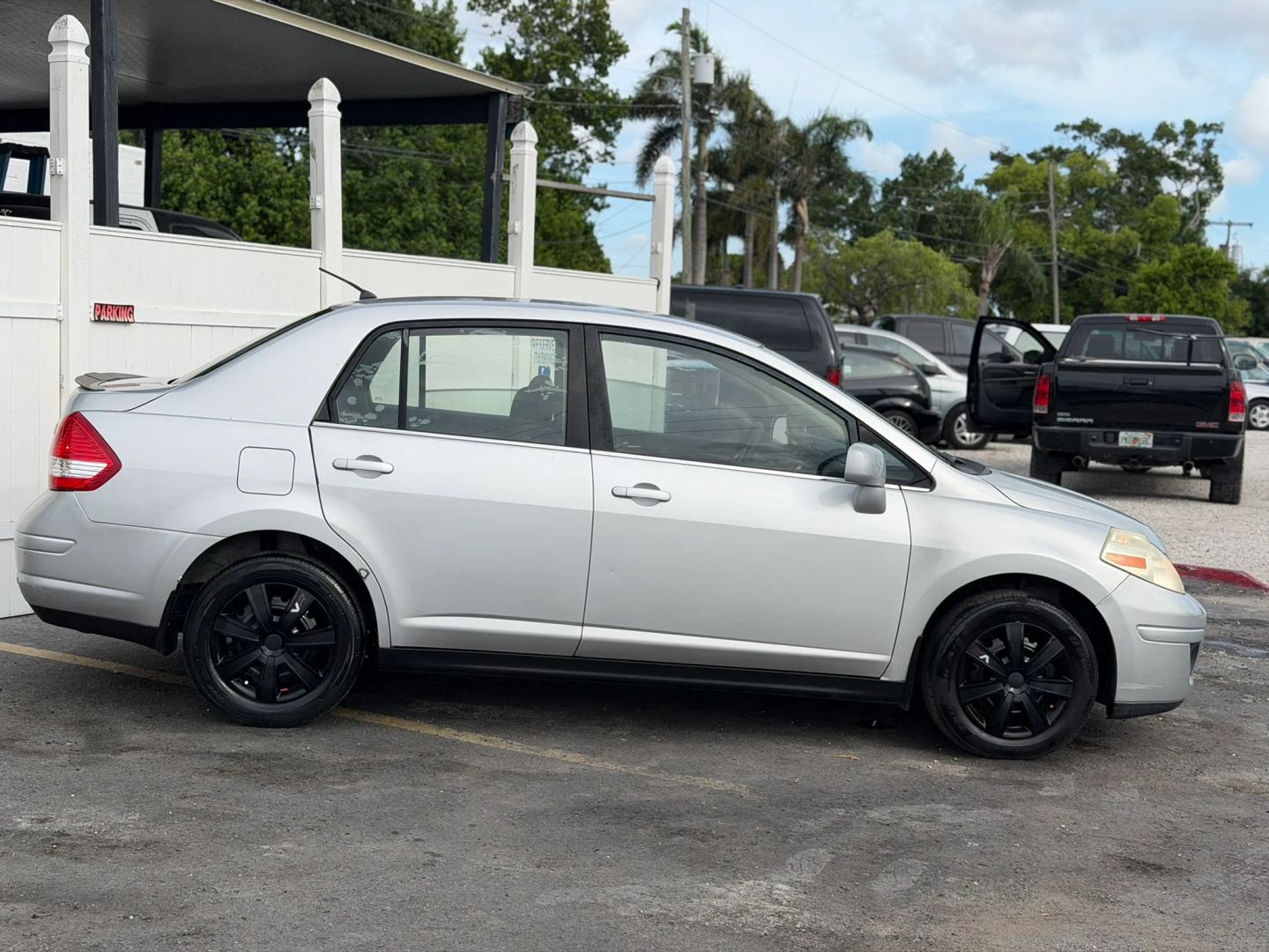 nissan versa 2008 3N1BC11E38L454468 image nissan versa 2008 3N1BC11E38L454468 image