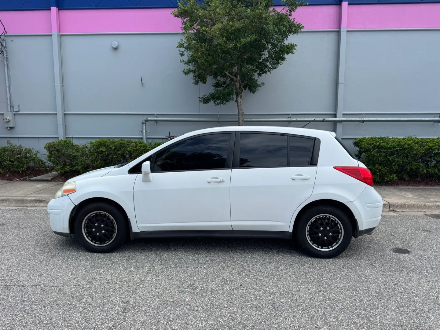 nissan versa 2008 3N1BC13E28L436203 image nissan versa 2008 3N1BC13E28L436203 image