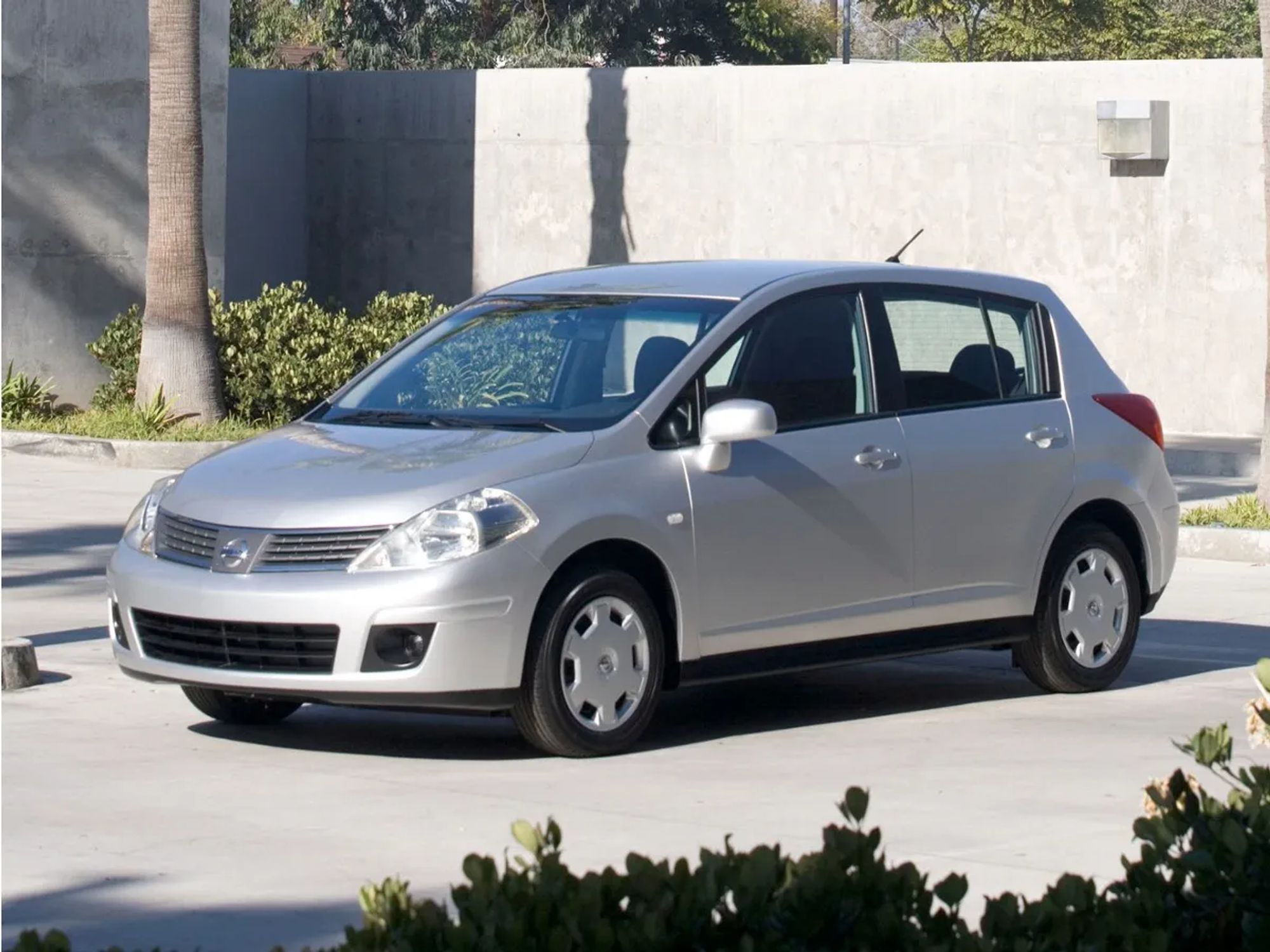 nissan versa 2009 3N1BC13E09L477656 image nissan versa 2009 3N1BC13E09L477656 image