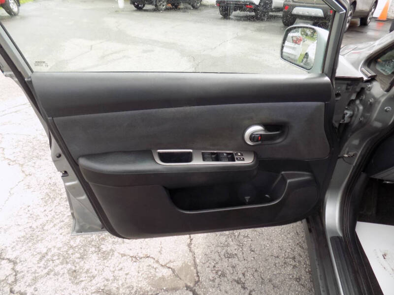 nissan versa 2009 3N1BC11E39L351472 image nissan versa 2009 3N1BC11E39L351472 image