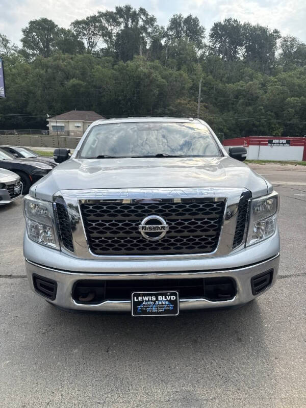 nissan titan 2018 1N6AA1EJ0JN501044 image nissan titan 2018 1N6AA1EJ0JN501044 image
