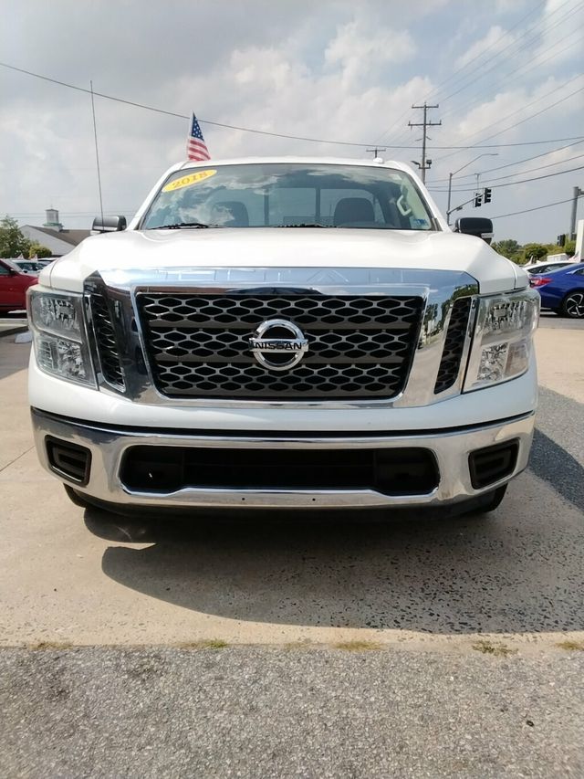 nissan titan 2018 1N6AA1R71JN506865 image nissan titan 2018 1N6AA1R71JN506865 image