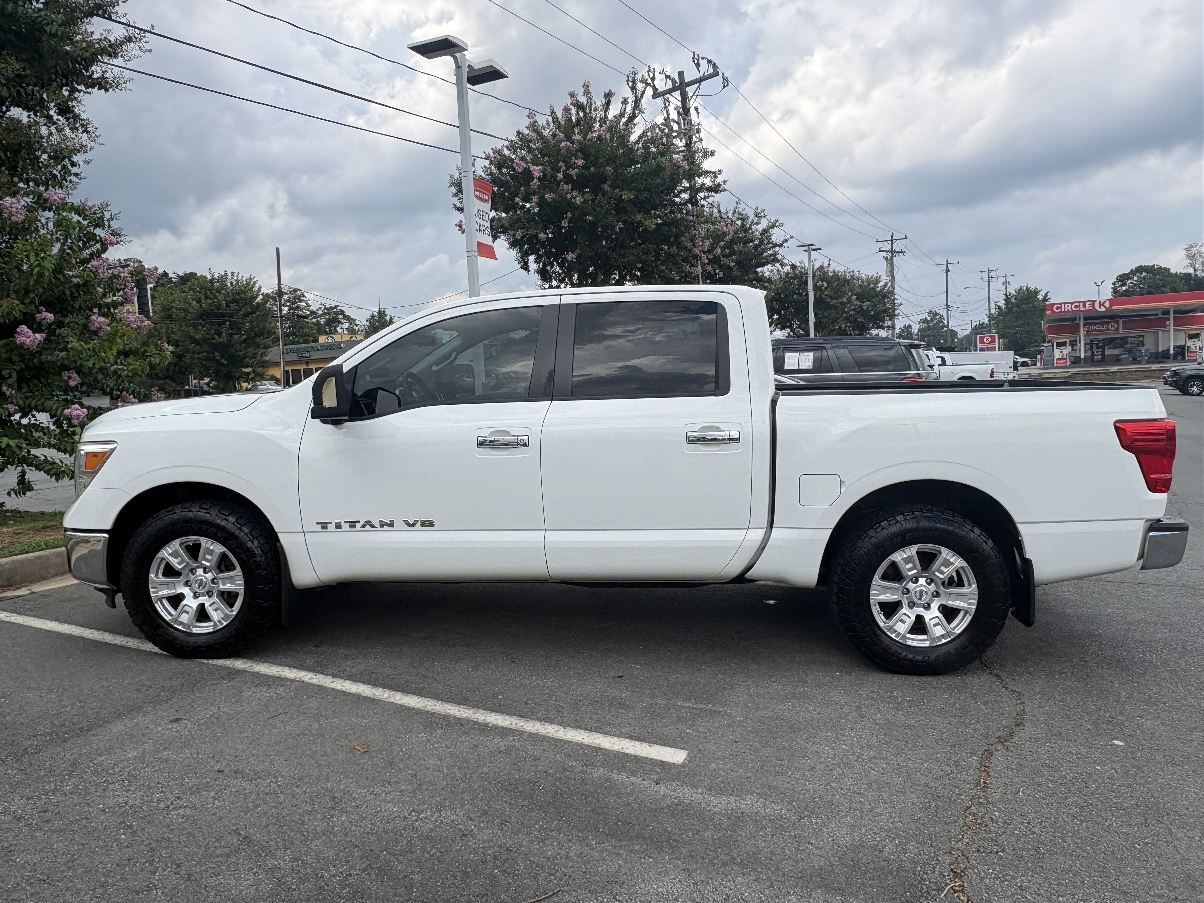 nissan titan 2018 1N6AA1EK4JN506014 image nissan titan 2018 1N6AA1EK4JN506014 image