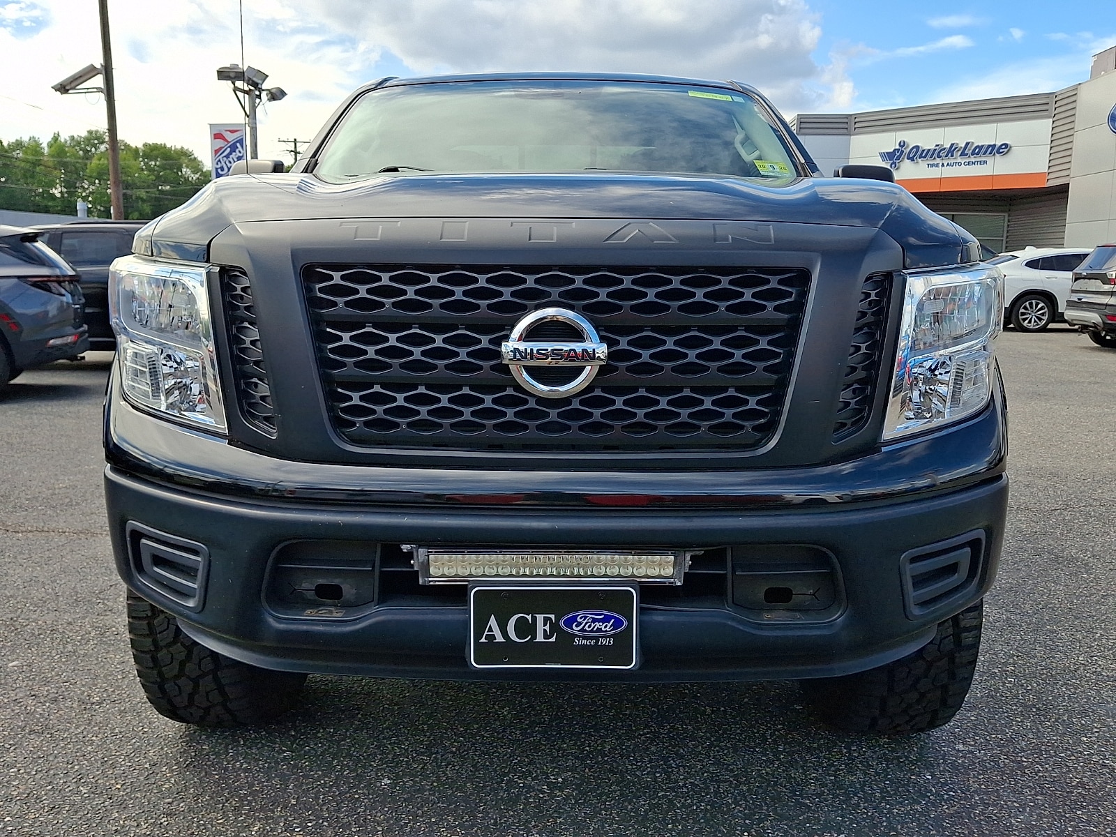 nissan titan 2018 1N6AA1EJ1JN536529 image nissan titan 2018 1N6AA1EJ1JN536529 image