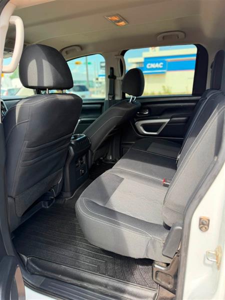 nissan titan 2018 1N6AA1E69JN549623 image nissan titan 2018 1N6AA1E69JN549623 image