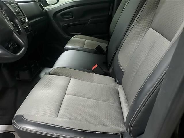 nissan titan 2018 1N6AA1EJ1JN525711 image nissan titan 2018 1N6AA1EJ1JN525711 image