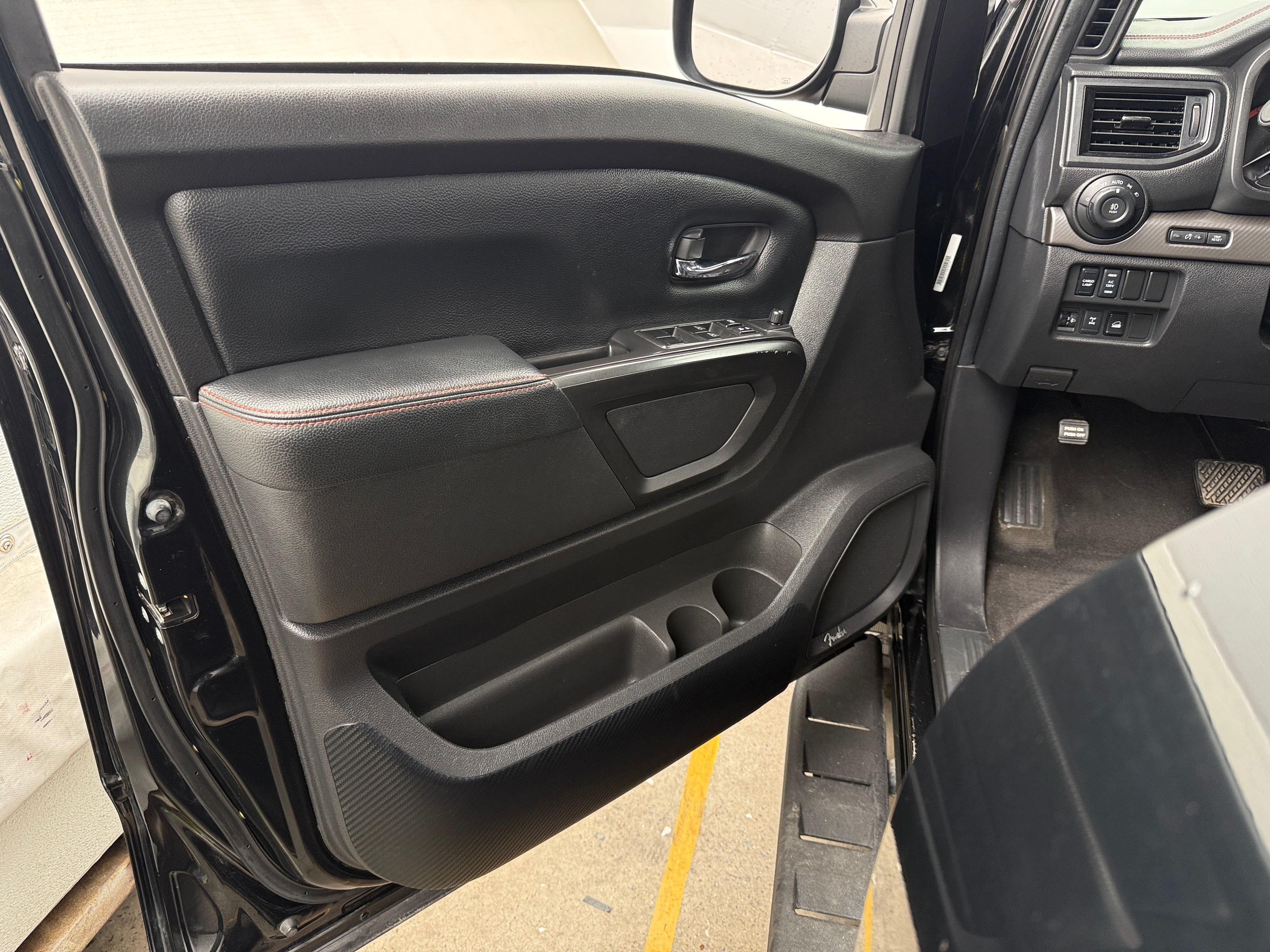 nissan titan 2021 1N6AA1EDXMN526693 image nissan titan 2021 1N6AA1EDXMN526693 image