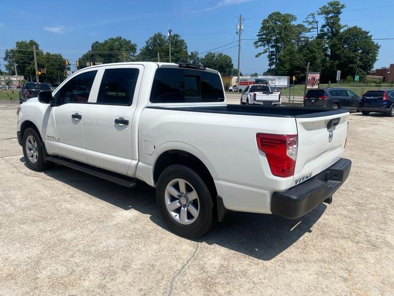 nissan titan 2017 1N6AA1EK1HN532225 image nissan titan 2017 1N6AA1EK1HN532225 image