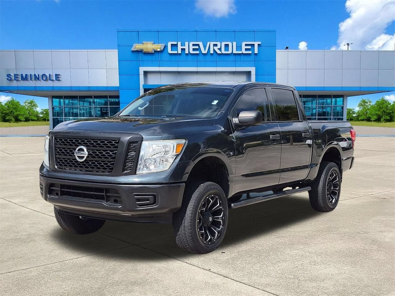 nissan titan 2017 1N6AA1EK1HN530829 image nissan titan 2017 1N6AA1EK1HN530829 image