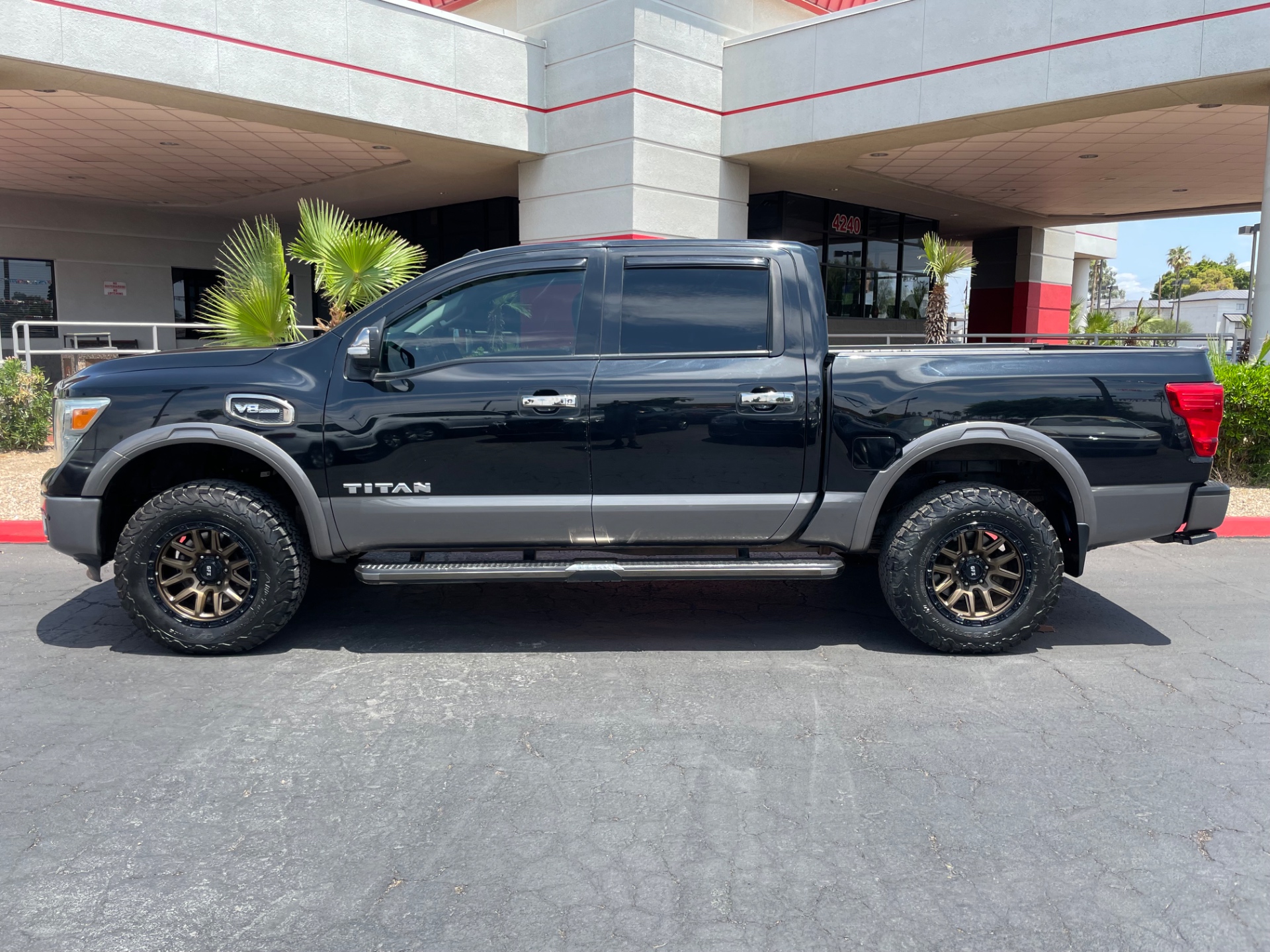 nissan titan 2017 1N6AA1E51HN530226 image nissan titan 2017 1N6AA1E51HN530226 image