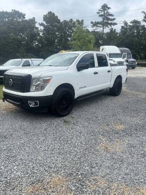 nissan titan 2017 1N6AA1EK2HN562124 image nissan titan 2017 1N6AA1EK2HN562124 image
