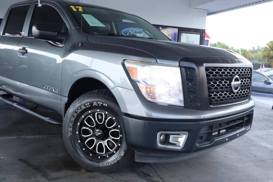 nissan titan 2017 1N6AA1EJ1HN509034 image nissan titan 2017 1N6AA1EJ1HN509034 image