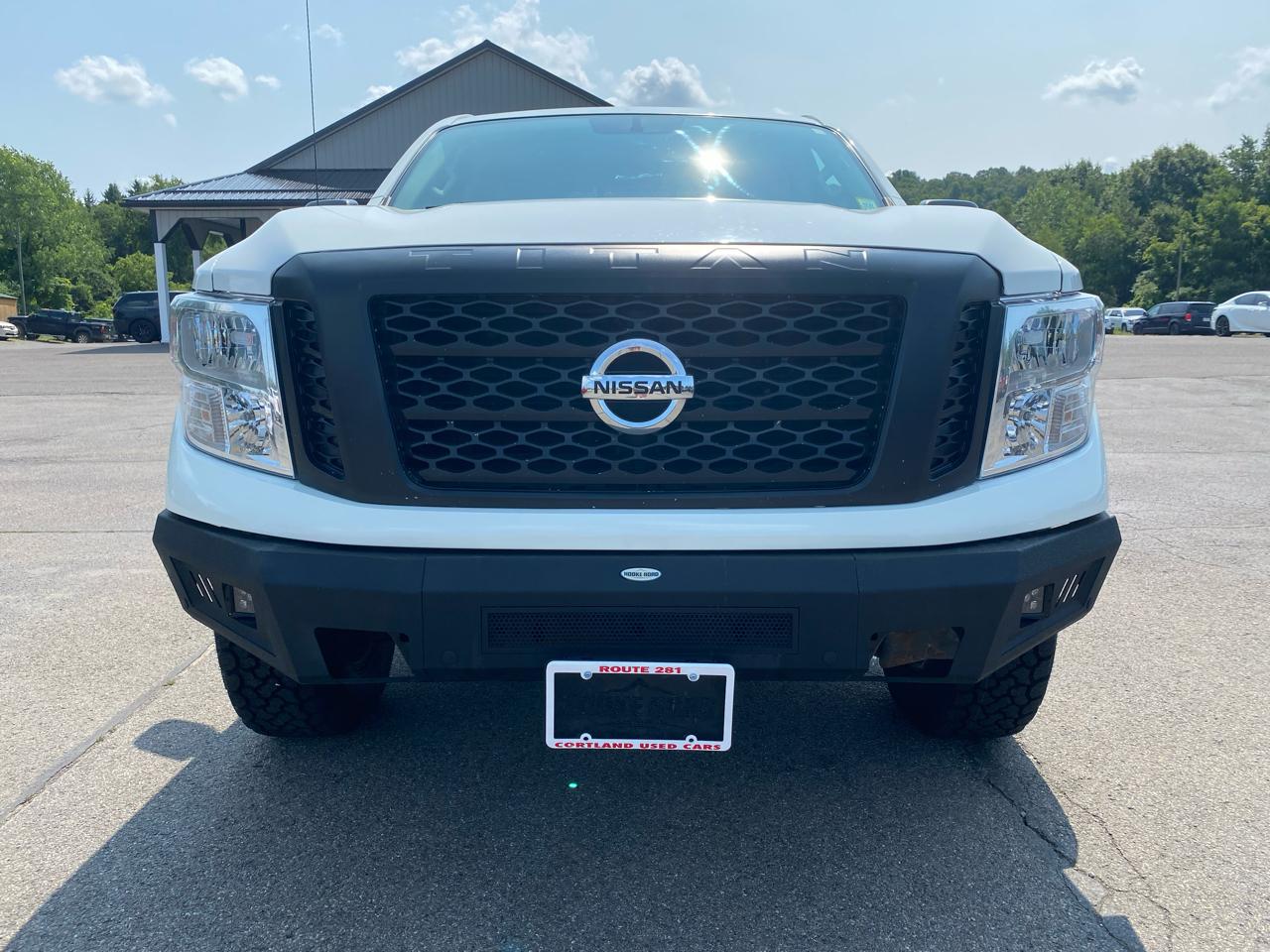 nissan titan 2017 1N6AA1EJXHN569927 image nissan titan 2017 1N6AA1EJXHN569927 image