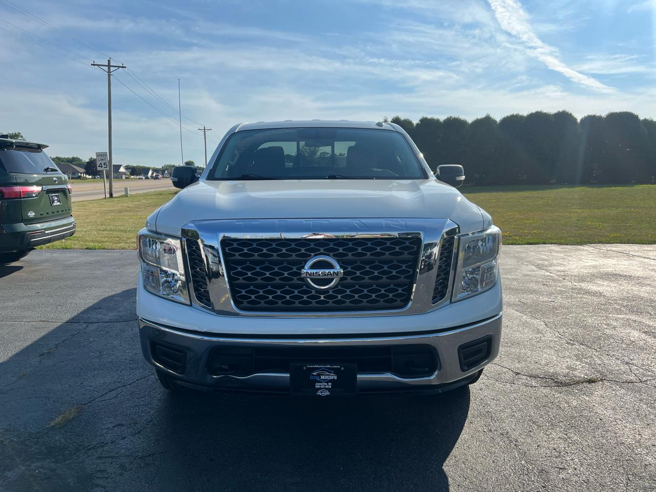 nissan titan 2017 1N6AA1CJ4HN552818 image nissan titan 2017 1N6AA1CJ4HN552818 image