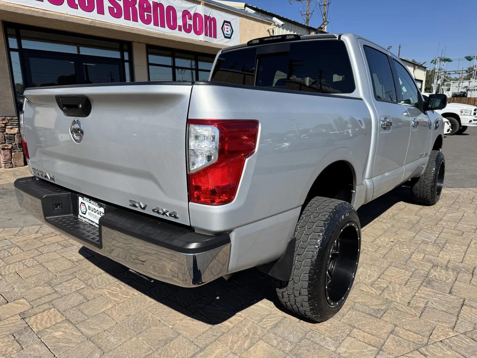 nissan titan 2017 1N6AA1EJ4HN516575 image nissan titan 2017 1N6AA1EJ4HN516575 image