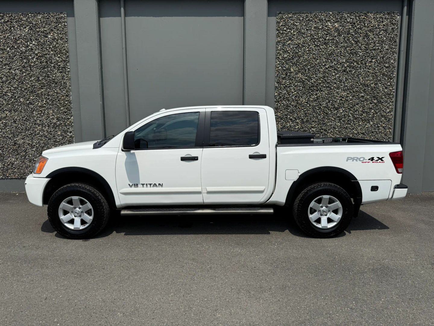 nissan titan 2011 1N6AA0EC8BN304927 image nissan titan 2011 1N6AA0EC8BN304927 image