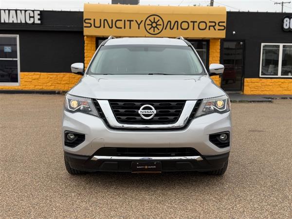 nissan pathfinder 2017 5N1DR2MMXHC622756 image nissan pathfinder 2017 5N1DR2MMXHC622756 image