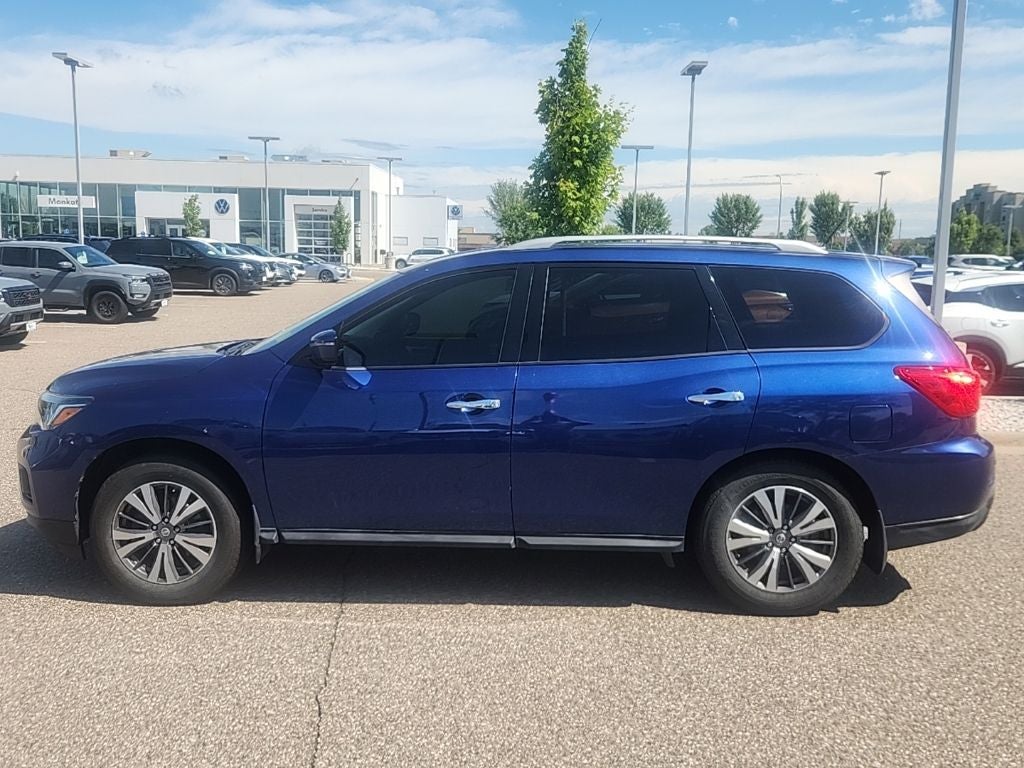 nissan pathfinder 2017 5N1DR2MM3HC649037 image nissan pathfinder 2017 5N1DR2MM3HC649037 image