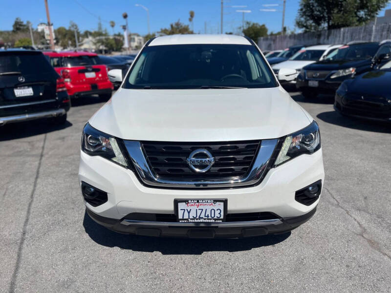nissan pathfinder 2017 5N1DR2MM9HC681748 image nissan pathfinder 2017 5N1DR2MM9HC681748 image