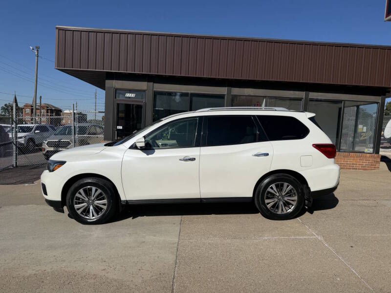 nissan pathfinder 2017 5N1DR2MM6HC615190 image nissan pathfinder 2017 5N1DR2MM6HC615190 image