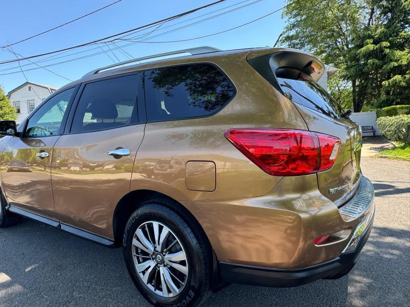 nissan pathfinder 2017 5N1DR2MM6HC604805 image nissan pathfinder 2017 5N1DR2MM6HC604805 image