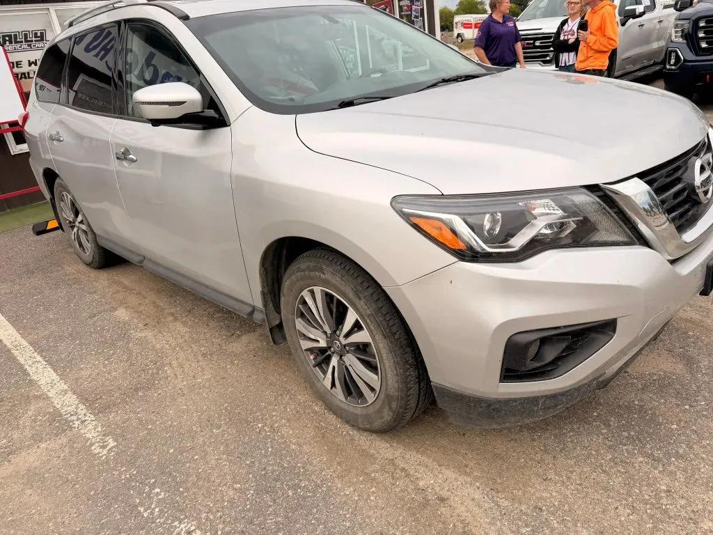 nissan pathfinder 2017 5N1DR2MM5HC611972 image nissan pathfinder 2017 5N1DR2MM5HC611972 image