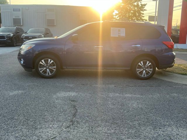 nissan pathfinder 2017 5N1DR2MM3HC657882 image nissan pathfinder 2017 5N1DR2MM3HC657882 image
