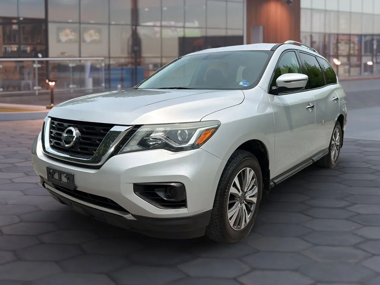 nissan pathfinder 2017 5N1DR2MM9HC904063 image nissan pathfinder 2017 5N1DR2MM9HC904063 image