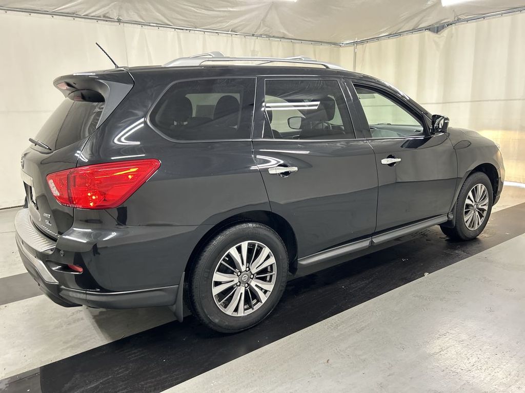 nissan pathfinder 2017 5N1DR2MM3HC600145 image nissan pathfinder 2017 5N1DR2MM3HC600145 image