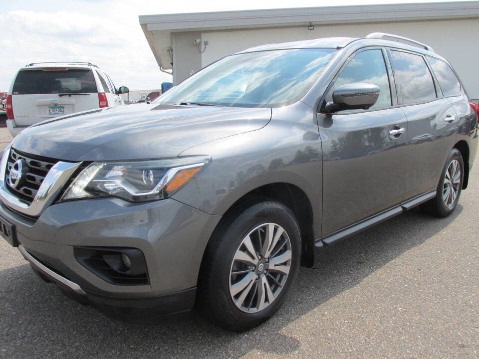 nissan pathfinder 2017 5N1DR2MM6HC617442 image nissan pathfinder 2017 5N1DR2MM6HC617442 image