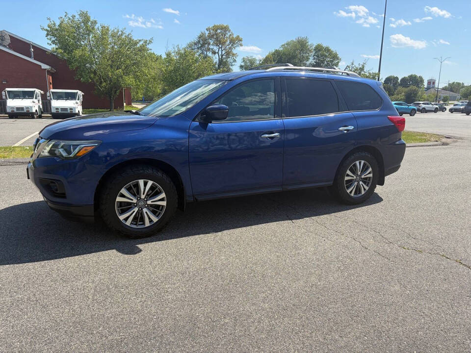 nissan pathfinder 2017 5N1DR2MM0HC633975 image nissan pathfinder 2017 5N1DR2MM0HC633975 image