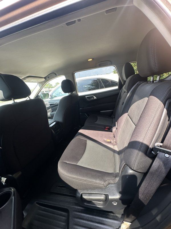 nissan pathfinder 2017 5N1DR2MM5HC611017 image nissan pathfinder 2017 5N1DR2MM5HC611017 image