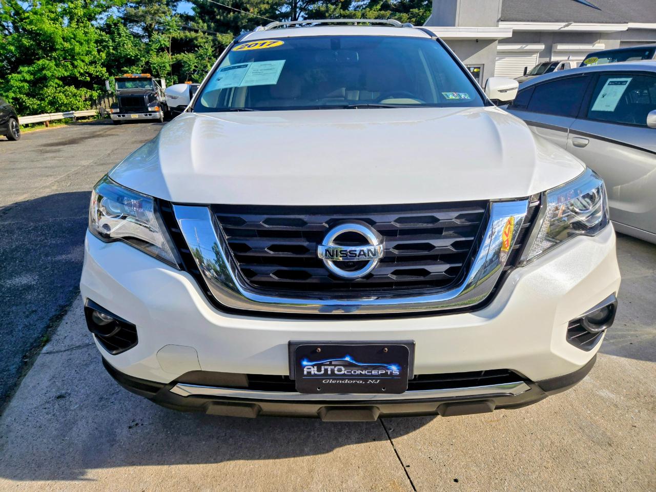 nissan pathfinder 2017 5N1DR2MM5HC608781 image nissan pathfinder 2017 5N1DR2MM5HC608781 image