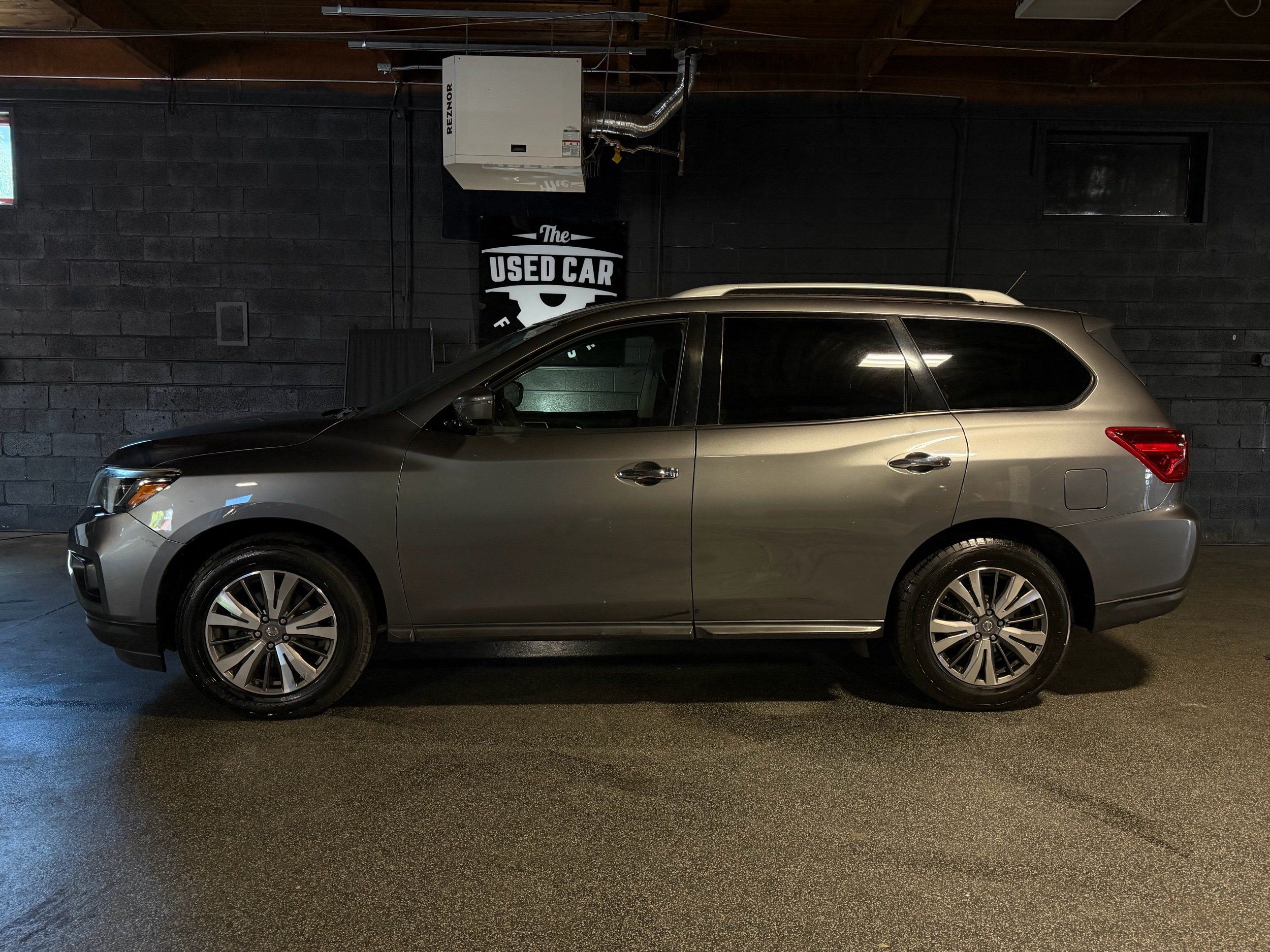 nissan pathfinder 2017 5N1DR2MM1HC657976 image nissan pathfinder 2017 5N1DR2MM1HC657976 image