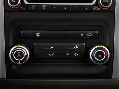 nissan frontier 2018 1N6DD0EV8JN704975 image nissan frontier 2018 1N6DD0EV8JN704975 image