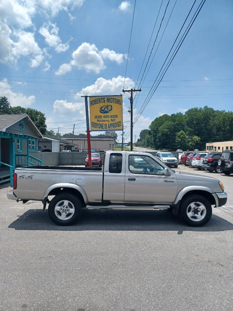 nissan frontier 2000 1N6ED26Y3YC380901 image nissan frontier 2000 1N6ED26Y3YC380901 image