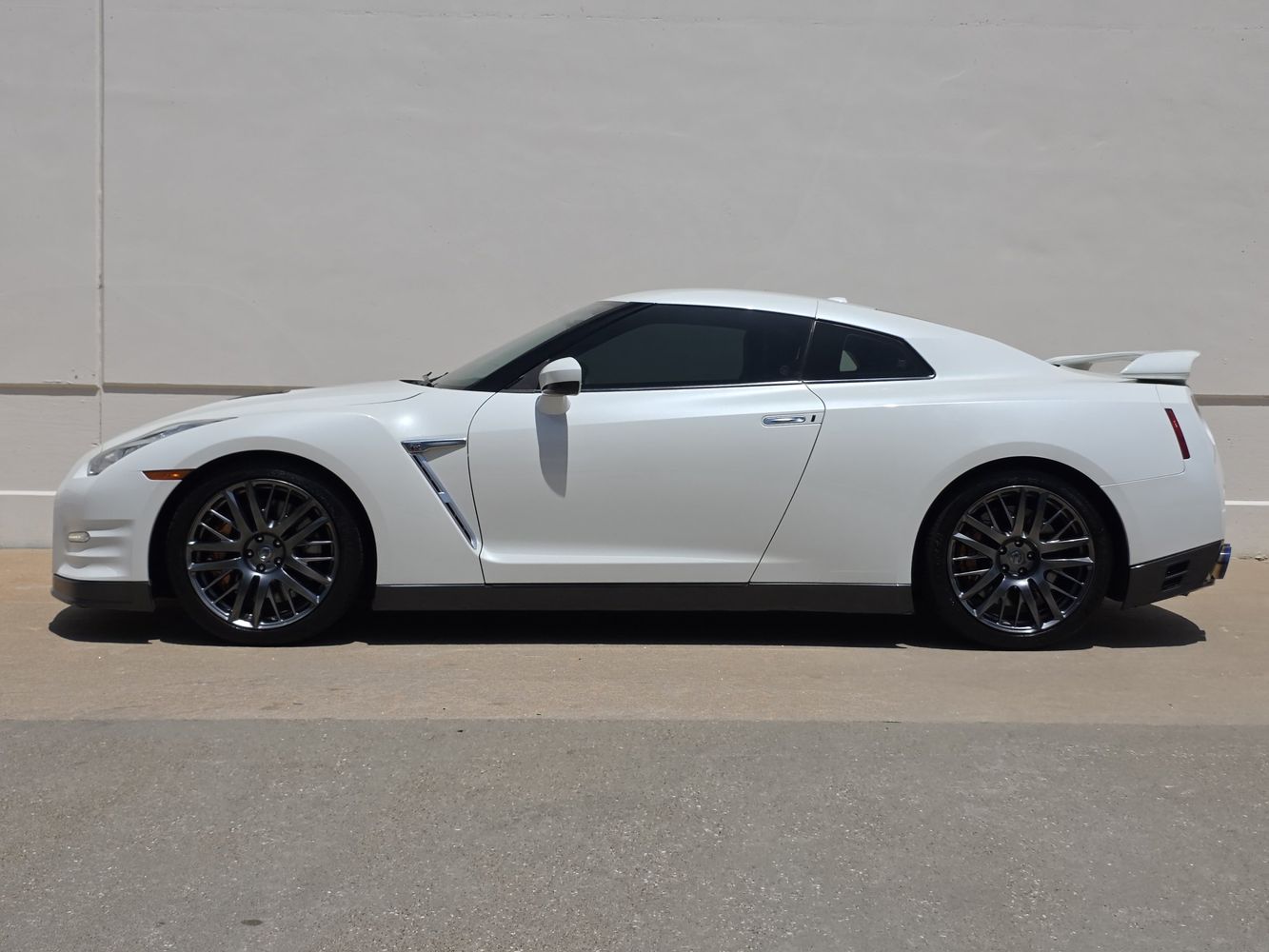 nissan gt-r 2016 JN1AR5EF0GM290752 image nissan gt-r 2016 JN1AR5EF0GM290752 image