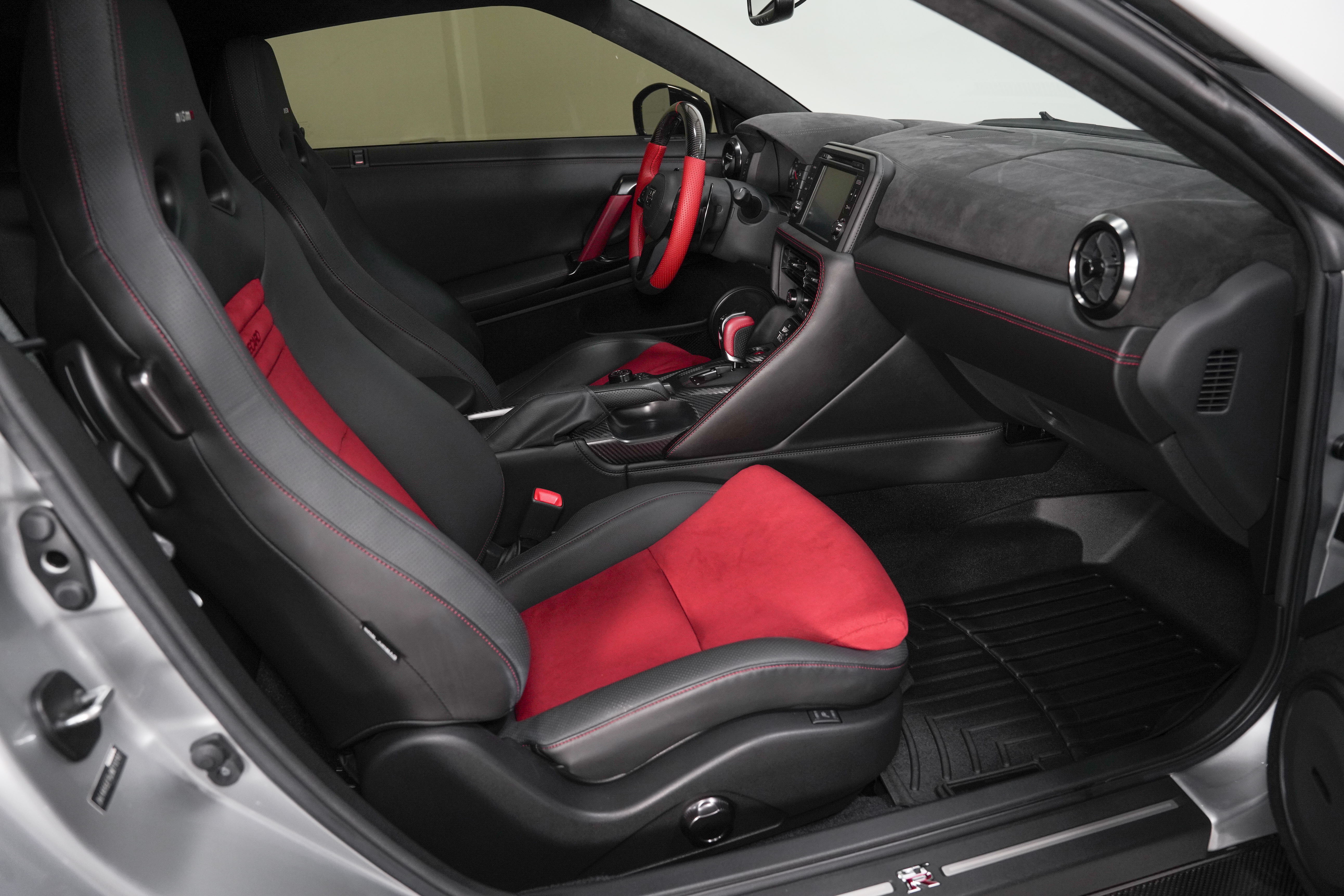 nissan gt-r 2018 JN1AR5EF9JM710161 image nissan gt-r 2018 JN1AR5EF9JM710161 image