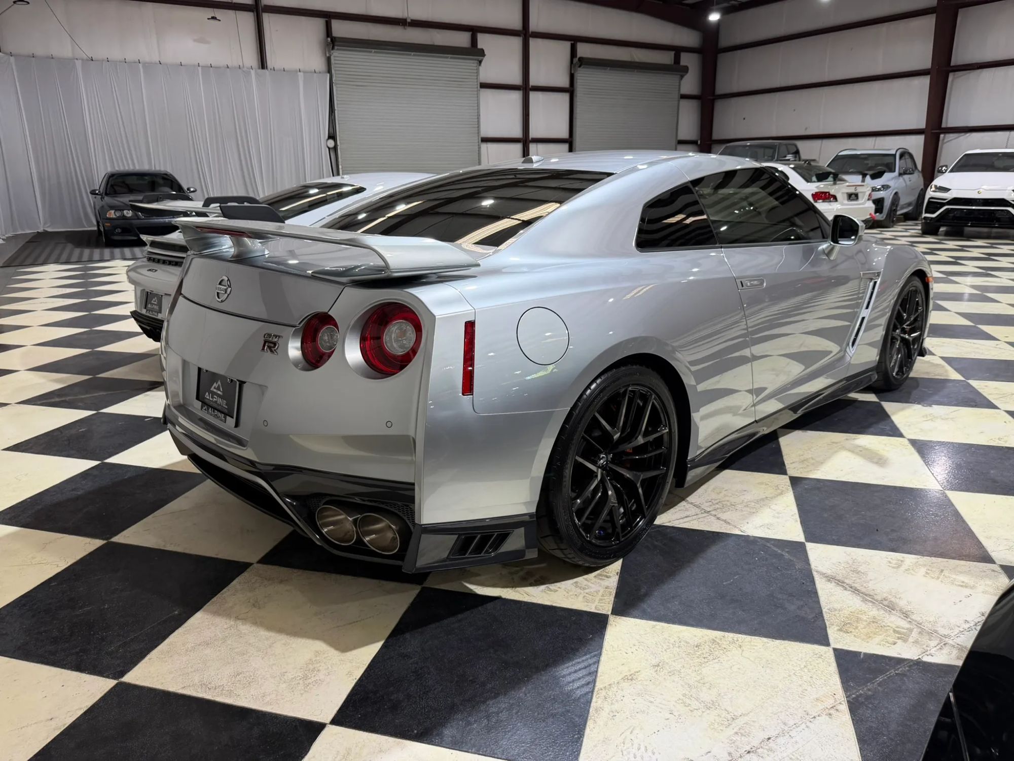 nissan gt-r 2017 JN1AR5EF4HM820688 image nissan gt-r 2017 JN1AR5EF4HM820688 image
