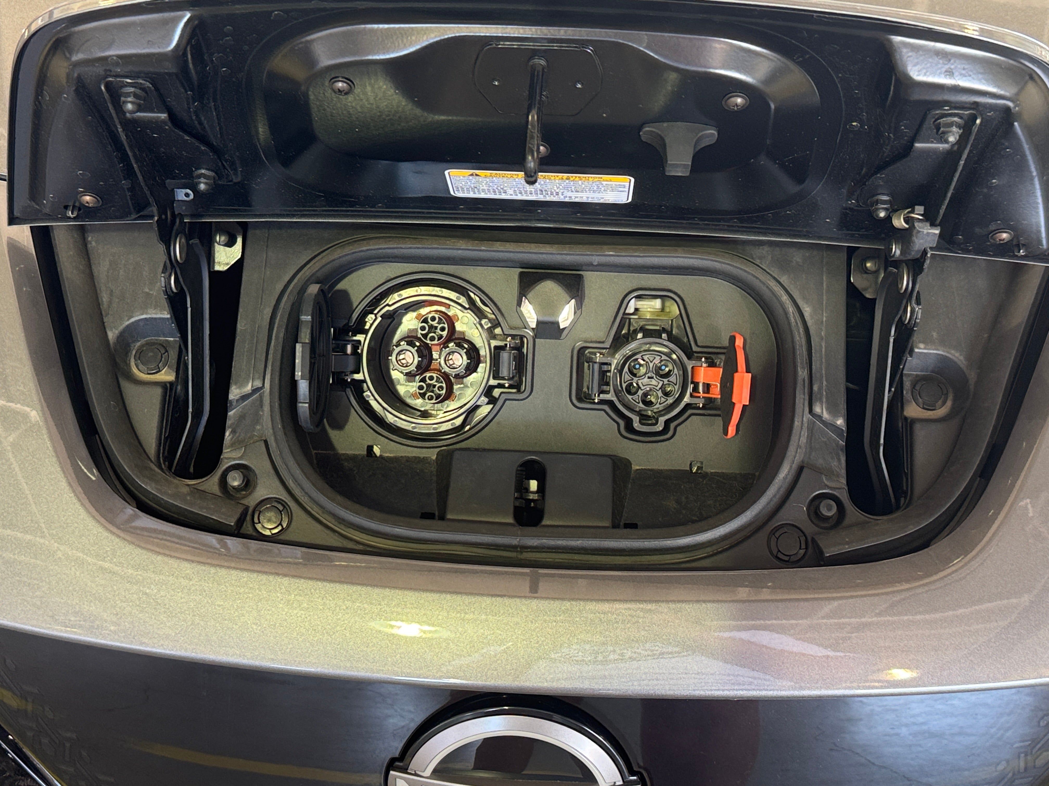 nissan leaf 2025 1N4AZ1BV8SC566150 image nissan leaf 2025 1N4AZ1BV8SC566150 image