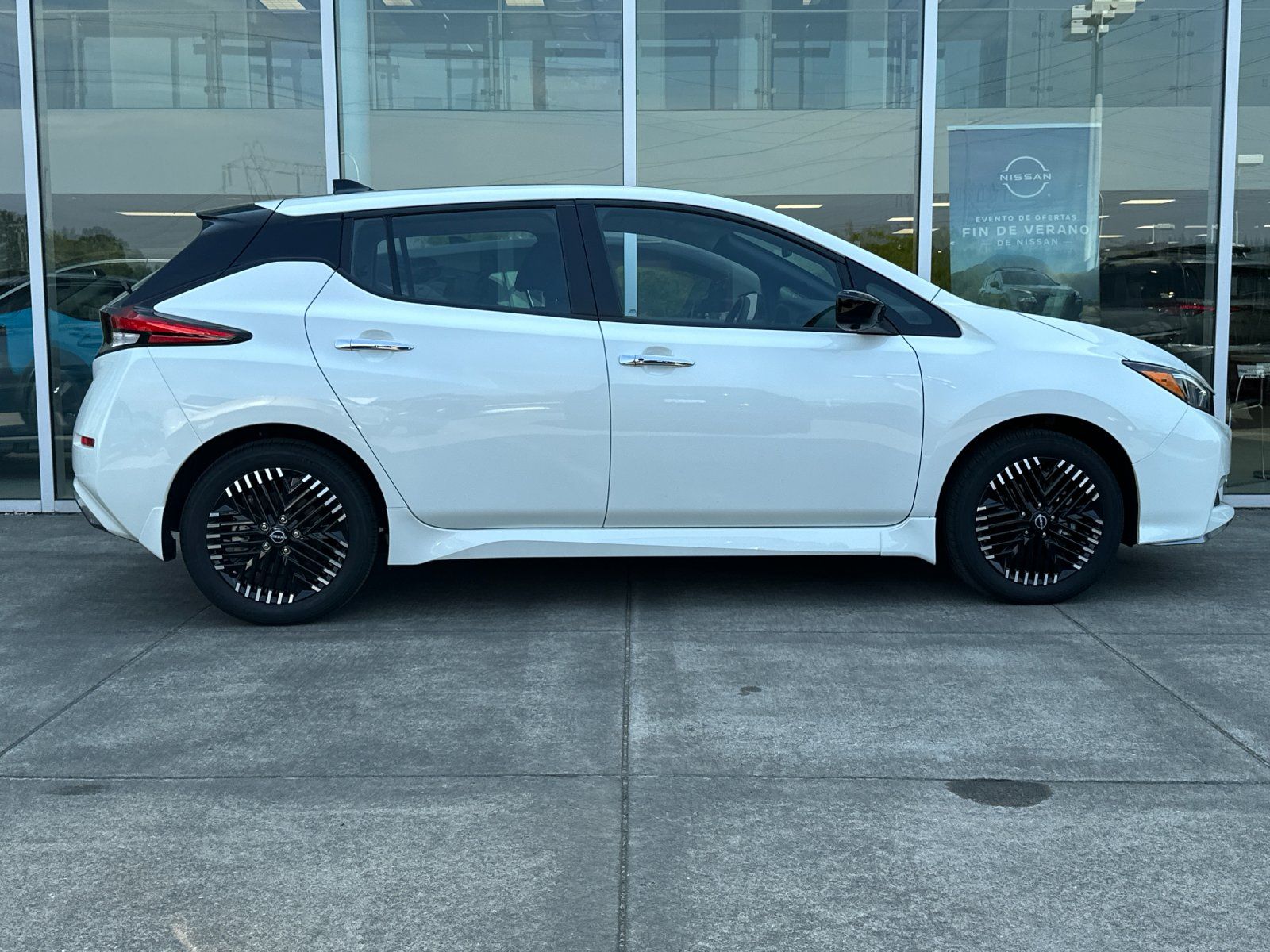 nissan leaf 2025 1N4CZ1CV4SC567318 image nissan leaf 2025 1N4CZ1CV4SC567318 image
