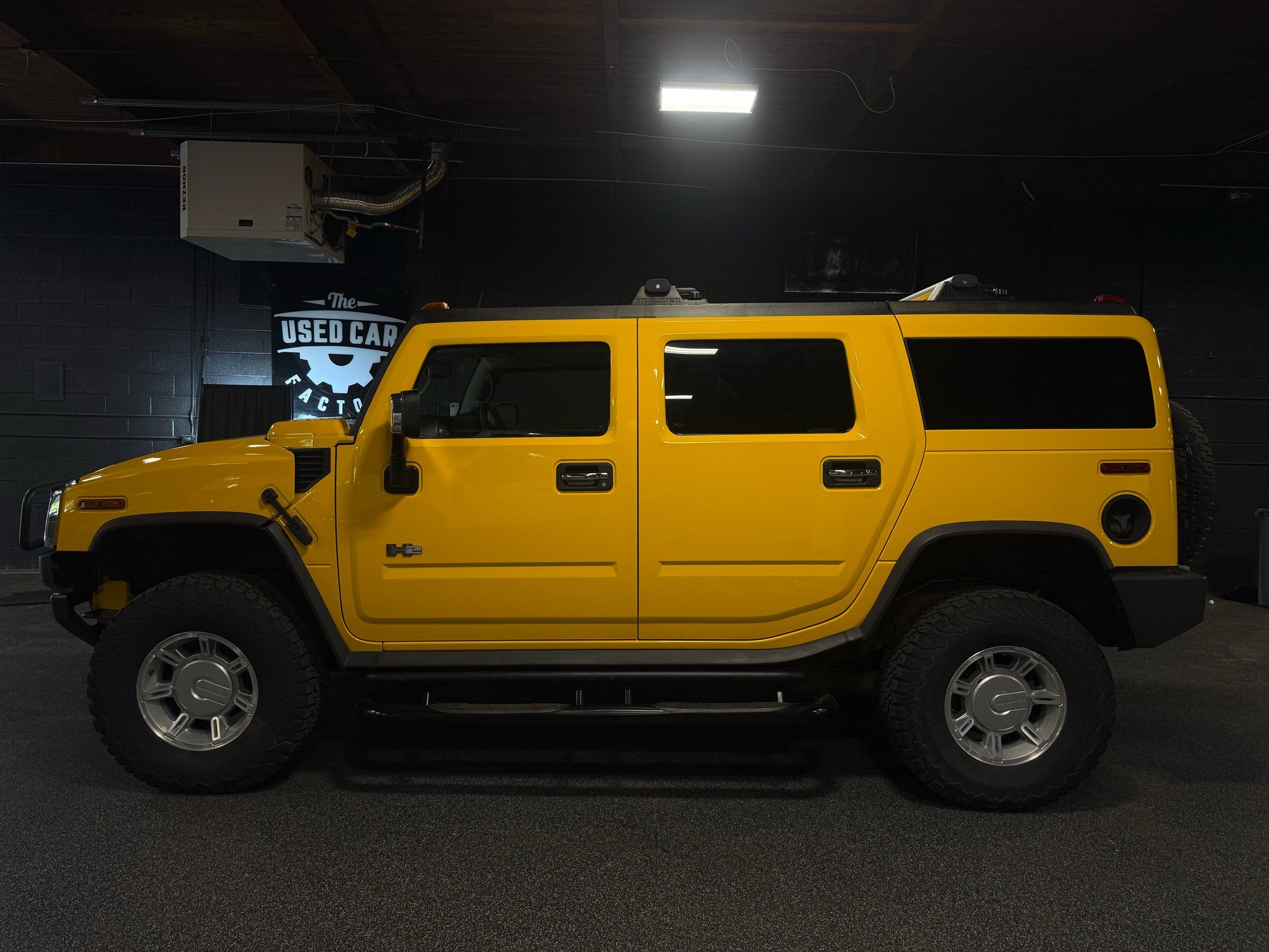 hummer h2 2003 5GRGN23U23H128870 image hummer h2 2003 5GRGN23U23H128870 image