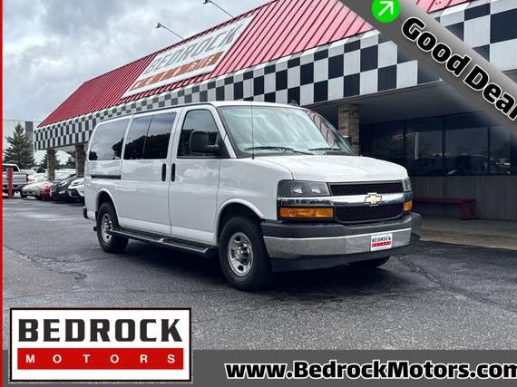CHEVROLET EXPRESS 2017 1GAZGMFGXH1220985 image