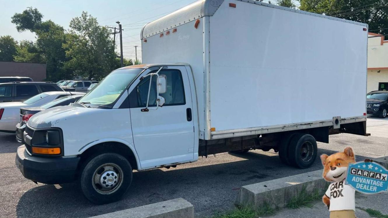 CHEVROLET EXPRESS 2004 1GBJG31U341168447 image