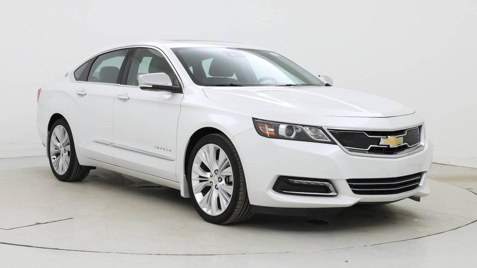CHEVROLET IMPALA 2019 1G1105S32KU121495 image