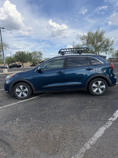kia niro 2017 KNDCB3LC8H5104765 image kia niro 2017 KNDCB3LC8H5104765 image